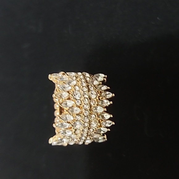 Jewelry - Goldtone Adjustable Ring